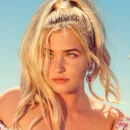 Photo of Maty Noyes, American singer-songwriter